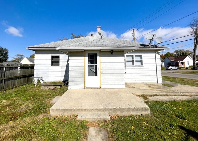 Building Photo - Recently Renovated