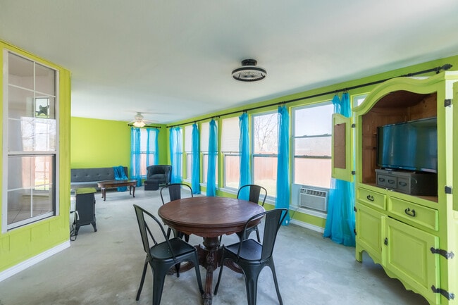 Building Photo - 5072 Big Sky Dr