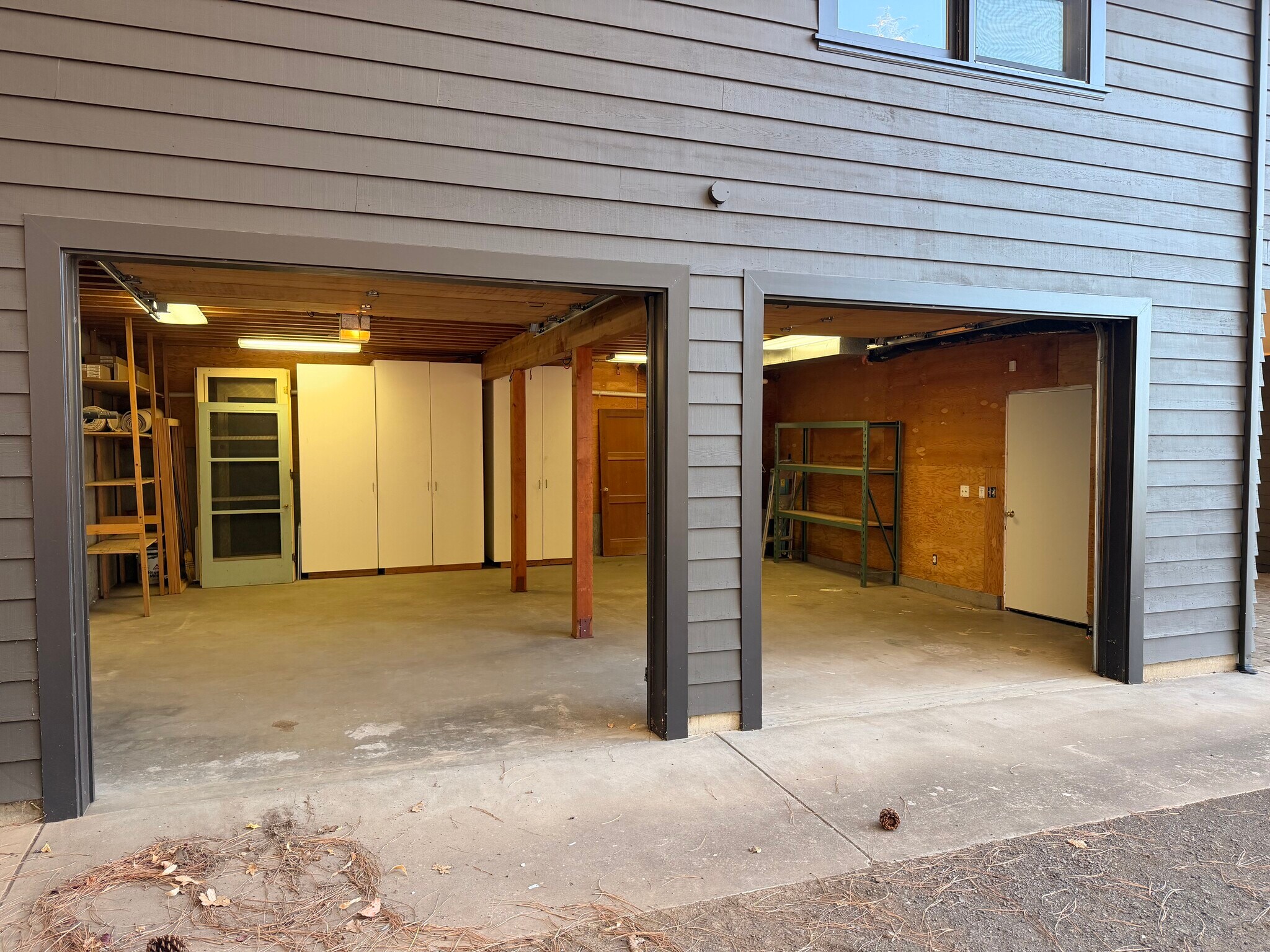 Building Photo - 395 SW Eyrie Rd