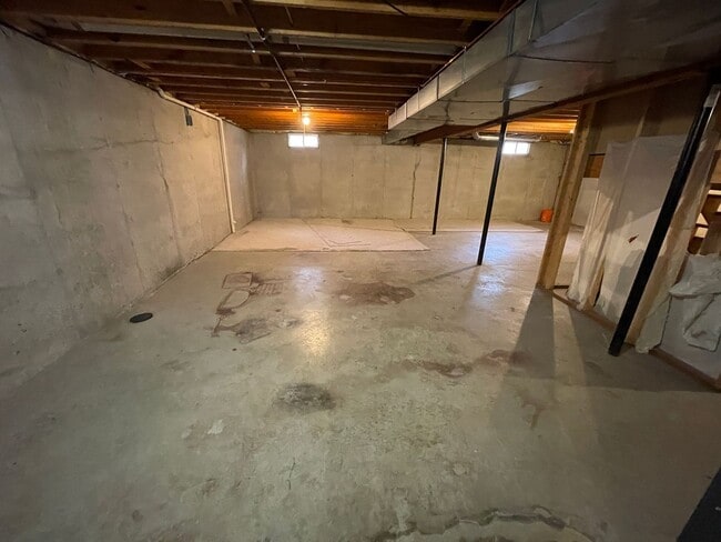 Building Photo - 3914 Stone Hollow Dr