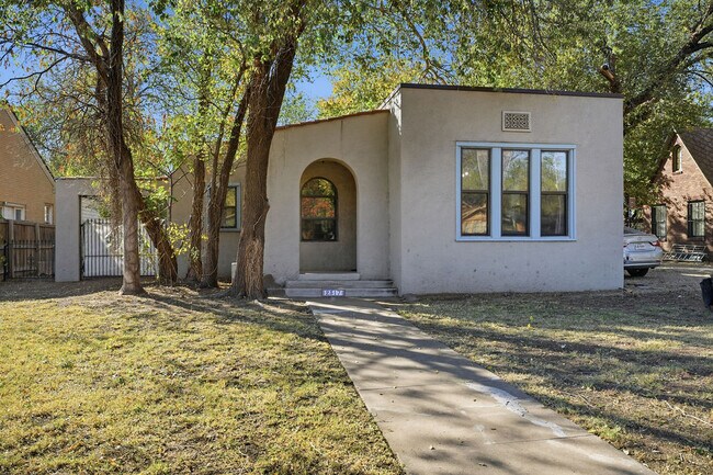 Primary Photo - 2317 18th St