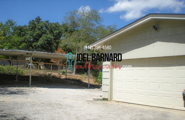 Building Photo - **Available May 10** Large Split Level Hom...
