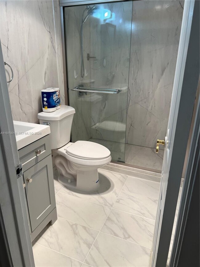 Building Photo - 247 Coventry K