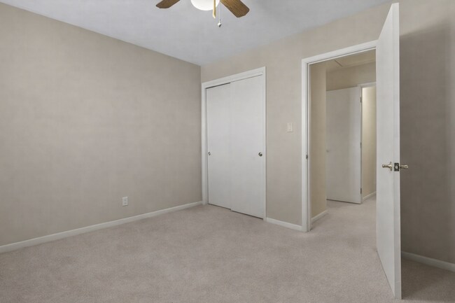 Building Photo - SUMMER SPECIAL! Beautiful 3 bedroom house on Bloomington's Eastside - Available Now!