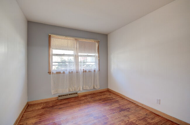 Building Photo - 509 E Jefferson St