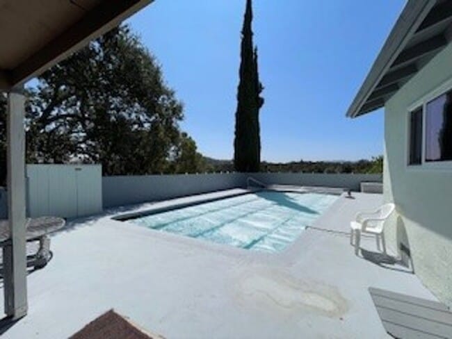 Building Photo - One of Kind 4 bedroom, 2 bath house with P...