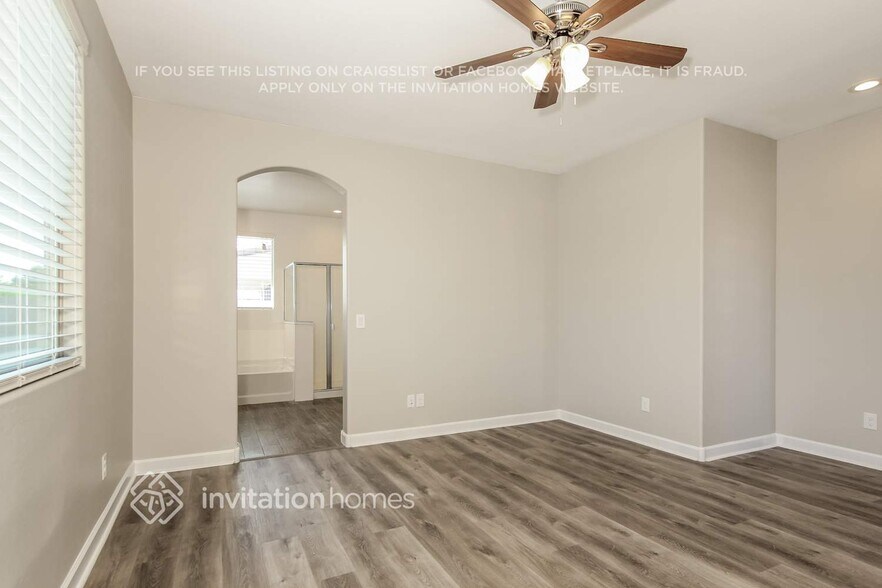 Building Photo - 2815 S 95th Dr