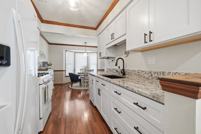 Building Photo - A gem in Knells Ridge!