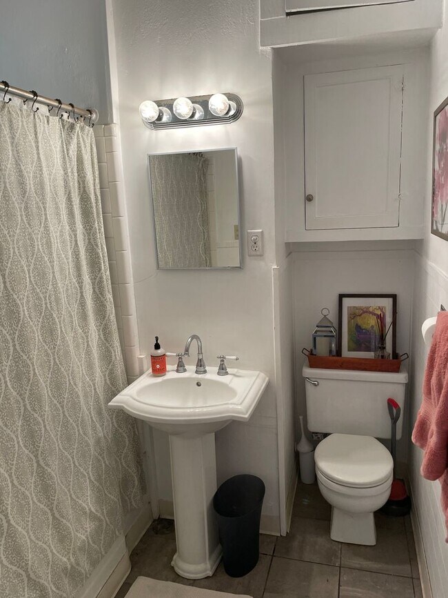 Building Photo - 1929 S Carrollton Ave