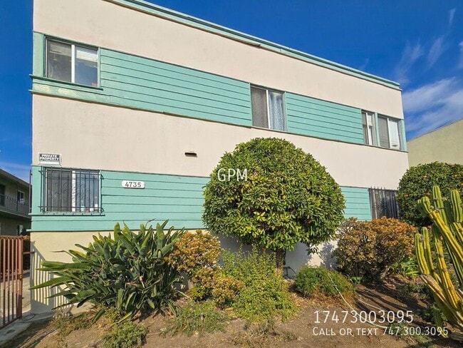 Building Photo - 4737 1/2 Beverly Blvd-