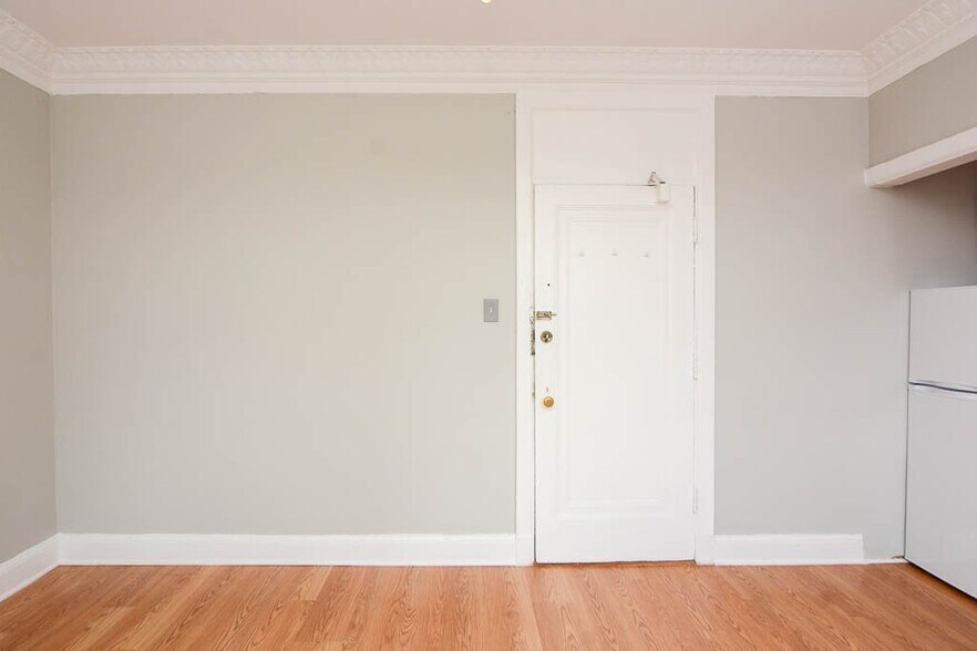 Building Photo - 3824 N Fremont