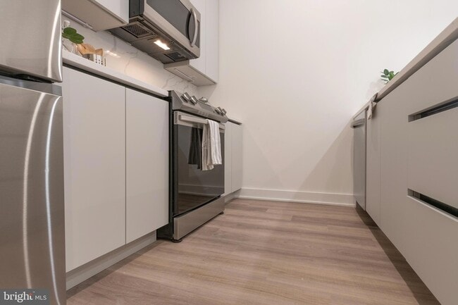 Building Photo - 1421-23-1423 E Columbia Ave