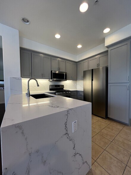 Building Photo - 357 Destino Cir