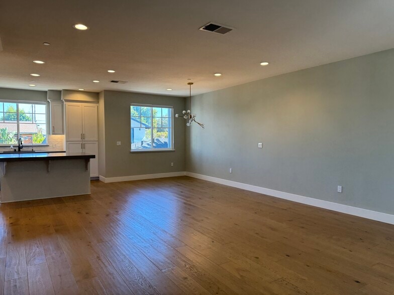 Building Photo - 465 Harrison Ave