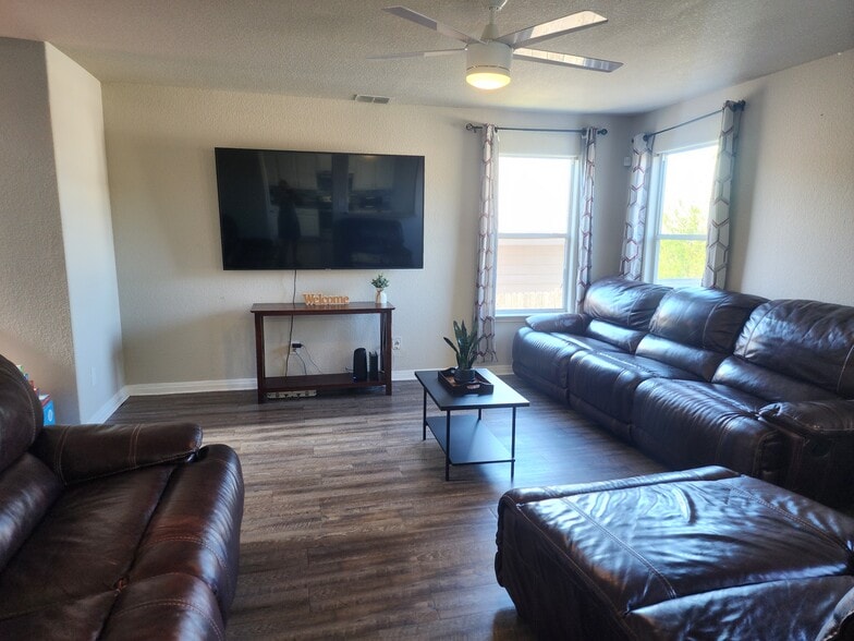 Building Photo - 5866 Wildcat Cyn