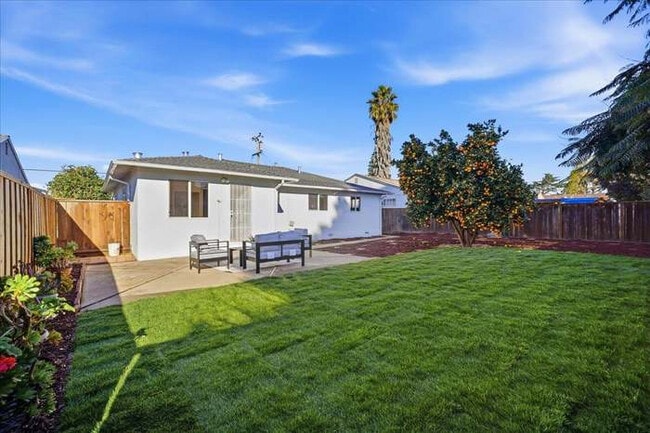 Building Photo - 4564 San Juan Ave