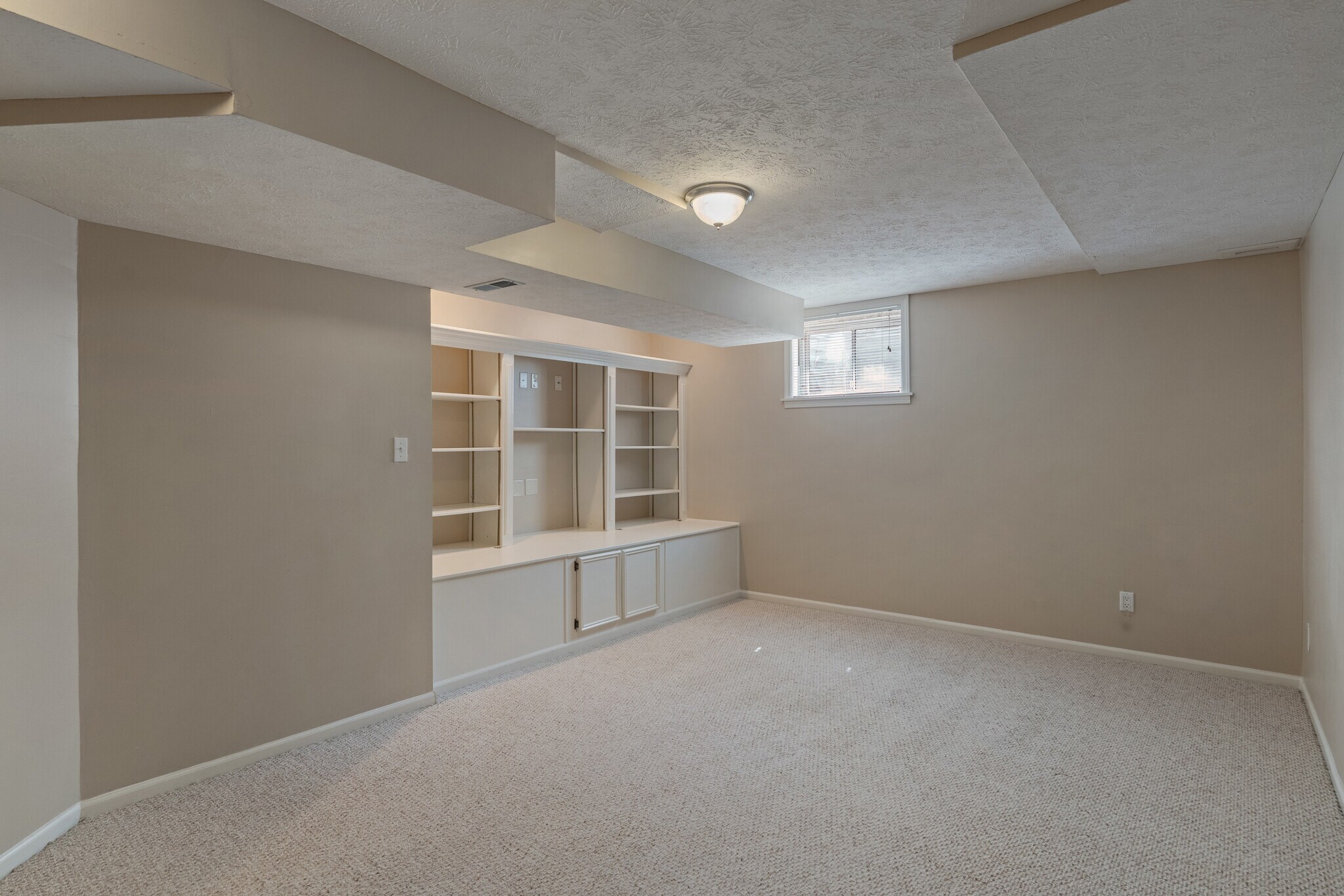 Building Photo - 5806 Corralberry Ct