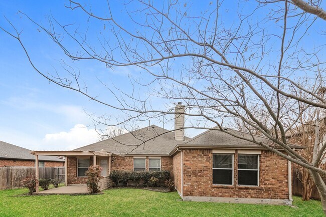 Building Photo - $1850 3 Bed/2 Bath/2 Garage Ready for Move-in Home in Mustang Creek