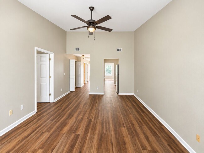 Building Photo - 1342 Pinnacle Ln