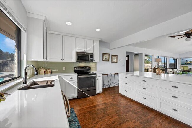 Building Photo - 202 Lighthouse Dr
