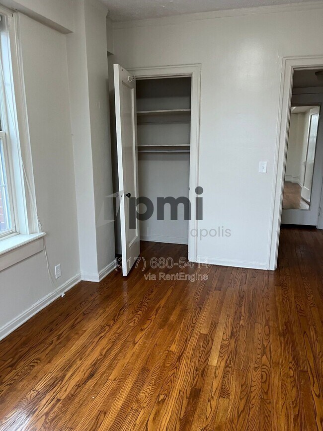 Building Photo - 1 W 28th St