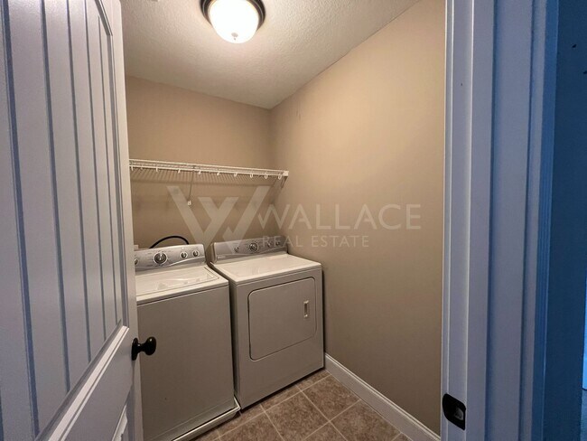 Building Photo - BEAUTIFUL 3 BEDROOM HOME IN CLEAR SPRING P...