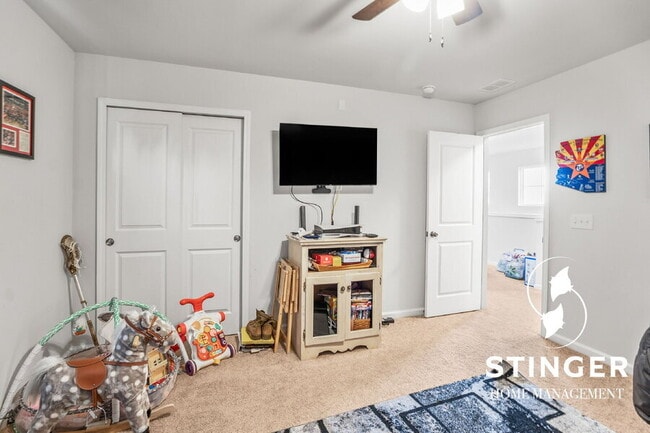Building Photo - 66 Keowee Ln