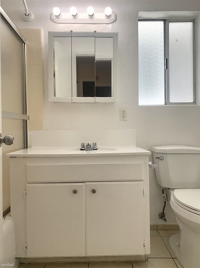 Building Photo - 723 N Gramercy Pl