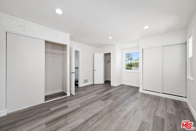 Building Photo - 8918 Cadillac Ave