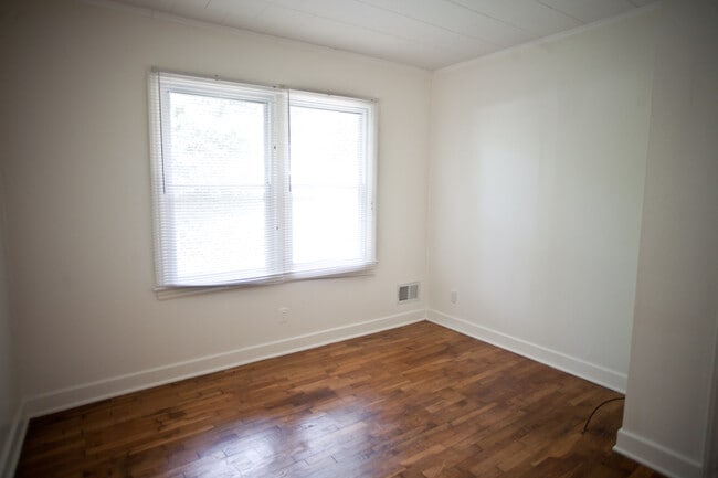 Building Photo - 507 Pine Bluff Trail