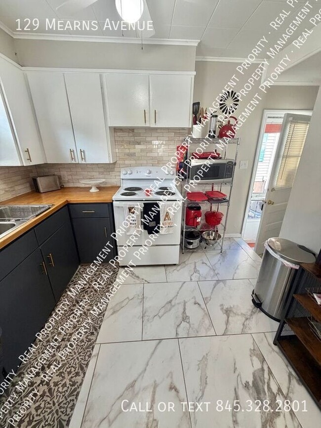 Building Photo - 129 Mearns Ave