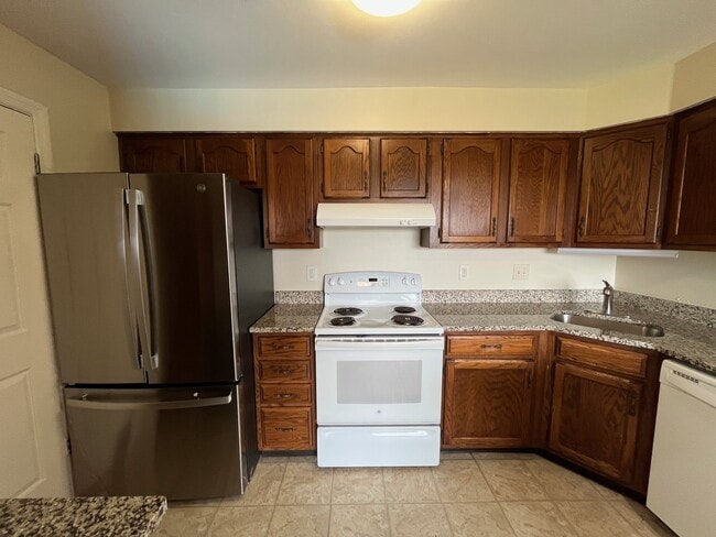 Building Photo - 7271 Beacon Hill Dr