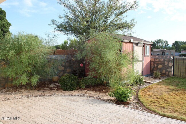 Building Photo - 6027 Becca Dr