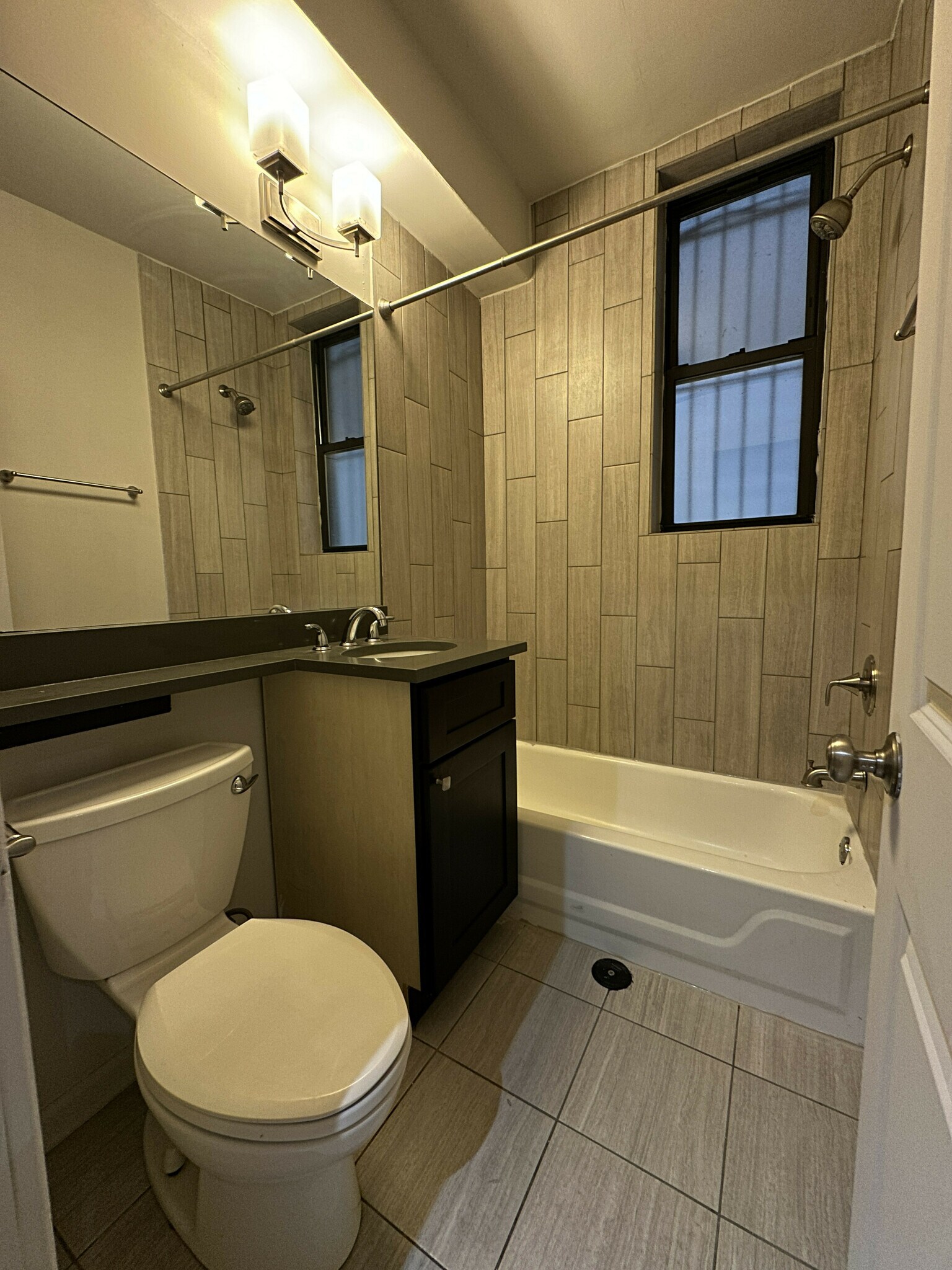 Building Photo - 2838 W Palmer St