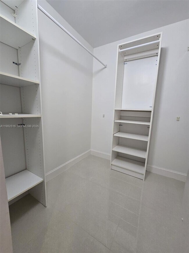 Building Photo - 2403 Antigua Cir