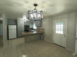 Building Photo - 4 bedroom 2 bath College Hills Add home wi...