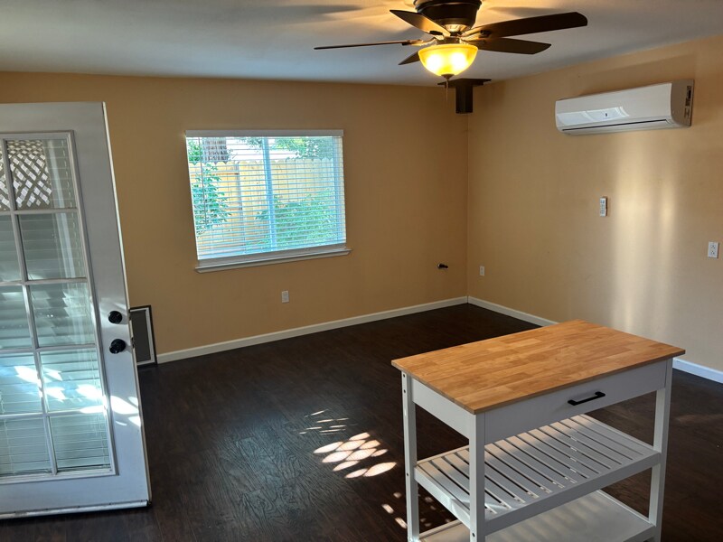 Building Photo - 0 Artesia Dr
