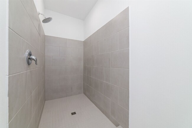 Building Photo - 3037 Avenida Sonoma Dr