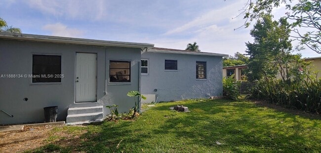 Building Photo - 5770 SW 62nd Terrace