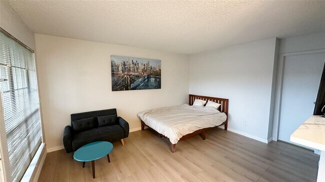 Building Photo - 2120 El Paseo St
