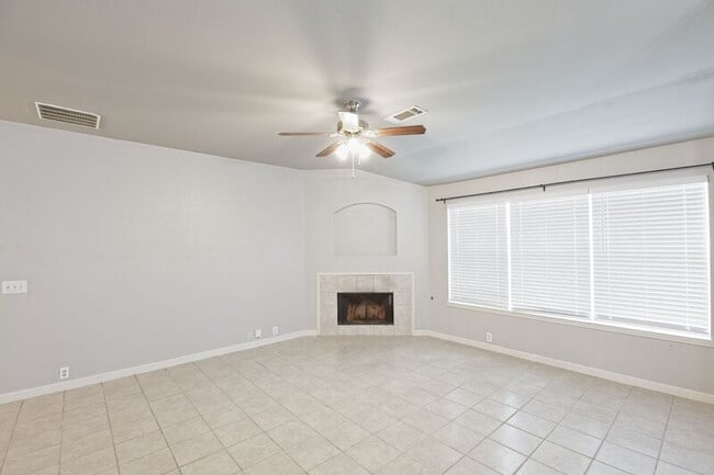 Building Photo - 2309 Mallard Dr