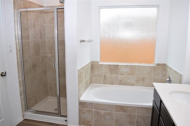 Building Photo - 5808 Bianca Dr