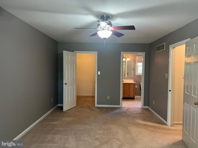 Building Photo - 3576 Windridge Dr