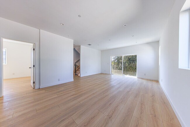 Building Photo - 1954 Purdue Ave