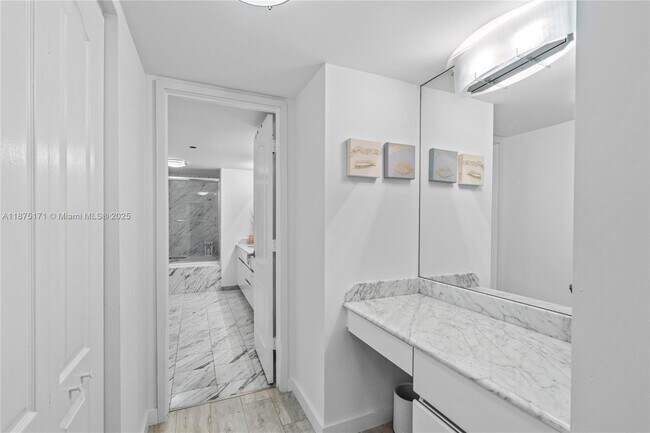 Building Photo - 5757 Collins Ave