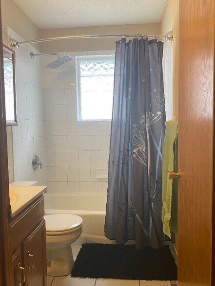 Building Photo - 2221 Polk St NE