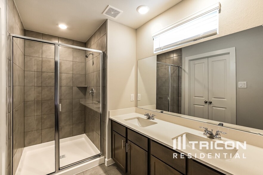 Building Photo - 22823 Terrazzo Dr