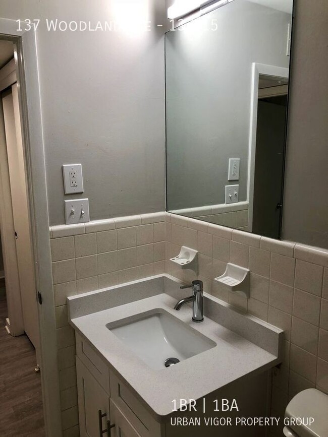 Building Photo - 137 Woodland Ave