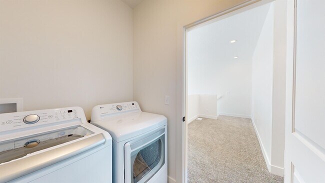 Building Photo - 547 W 1810 N