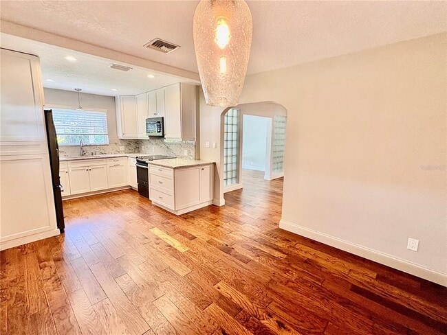 Building Photo - 438 Lakeview Ave